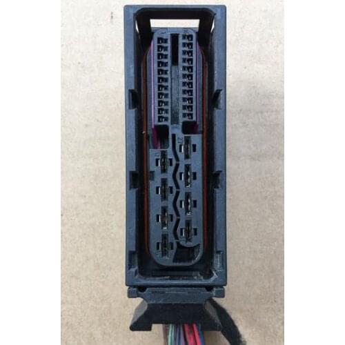 Car connector FOR computer module harness connector plug-in USED