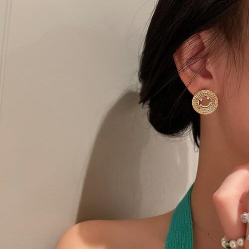 VSnow Temperament Circle Hollow Out Smile Face Dangle Earring for Women Sweet Rhinestone Faux Pearl Geometric Earring Jewellery