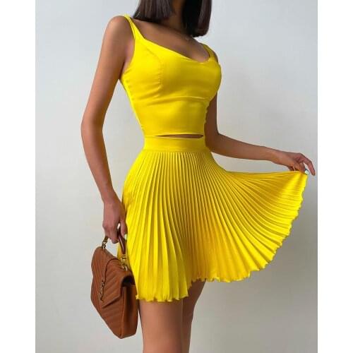 Fashion Summer Two Piece Dress 2021 Yellow Casual Suit Sets Sleeveless Slim Fit Square Neck Crop Top & Pleated Mini Skirt Sets