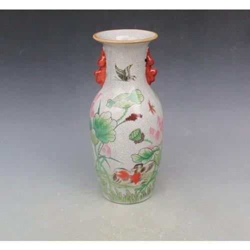 Elaborado florero de porcelana rosa de la familia china, impreso con hermoso Pato Mandarín y loto