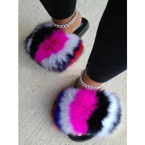 New Arrival Girl Luxury Plush Slippers Fur Slides Beautiful Furry Beach Slides Raccoon Fur Sandals Exquisite Summer Slippers Hot