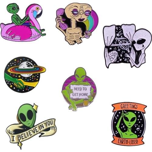 Green Alien enamel Pin Outer Space ET Brooch Funny Movie Fans Gift Science Astronomy Jewelry