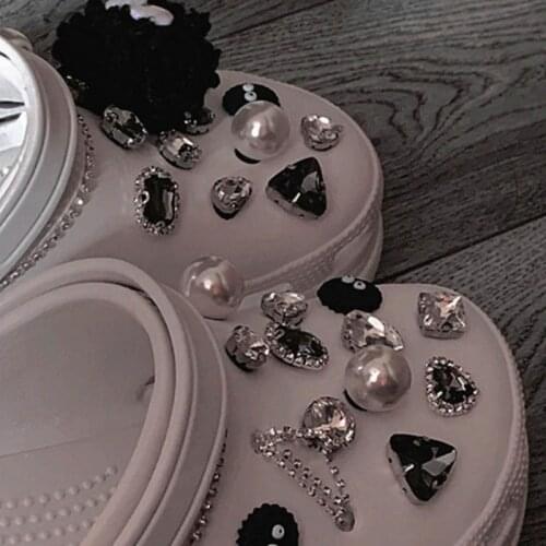 Elegant Croc Charms Fashion Shoe Charms 2021 New Brand Clogs Shoe Rhinestone Shoe Decoration Cartoon Shoe Accessories for girls