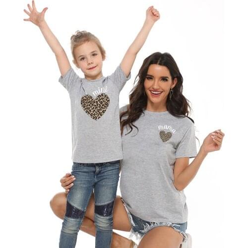 Family T-Shirts Mother Daughter Matching Outfits Mama Mini Love T Shirts Mommy And Me Clothes Mom Kids Baby Girls Clothing Sets