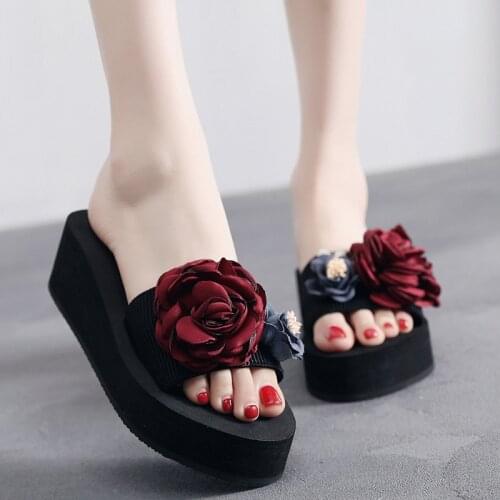 Slope Heel Slippers Female Summer Korean Style Elegant Temperament Flower Pearl Sandals Platform Ladies Outdoor Beach Shoes