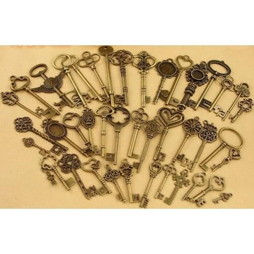 17pc - Gothic KEYS Mix - Vintage Jewellery Beads Steampunk Set Charm and Pendant Decoration Accessories