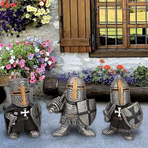 Resin charms, knight guard sculpture decoration, medieval temple crusader statues, European knight desktop ornaments home decor