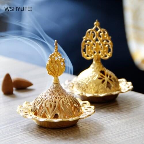 Creative gold luxury hollow metal incense burner Middle East Arab exquisite desktop incense burner aromatherapy burner ornaments