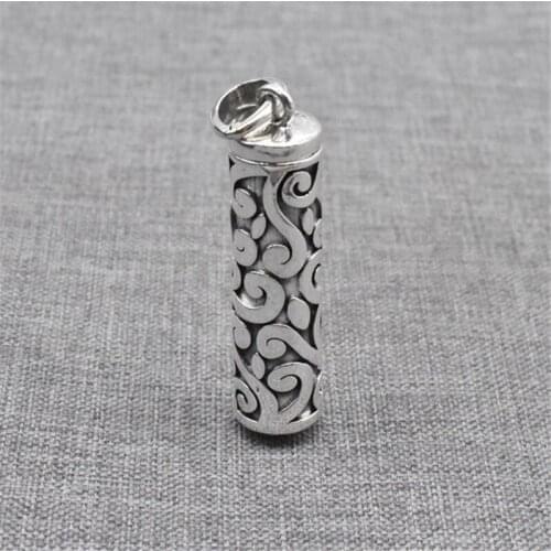 Zewelis Women's Medallions