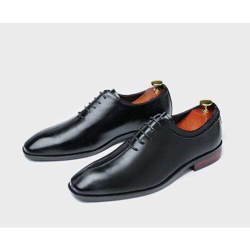 Sapato Masculino Social Fashion Mens Patent Leather Pointy Brogue Metallic Lace Up Shoes For Wedding Dressing Oxford Shoes