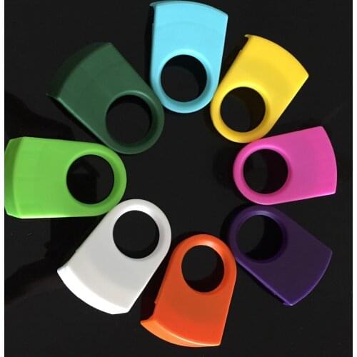 6pcs PP beer bottle drink clips holder beer bottle clip for Schooner & Goblet Glasses (Random Color)
