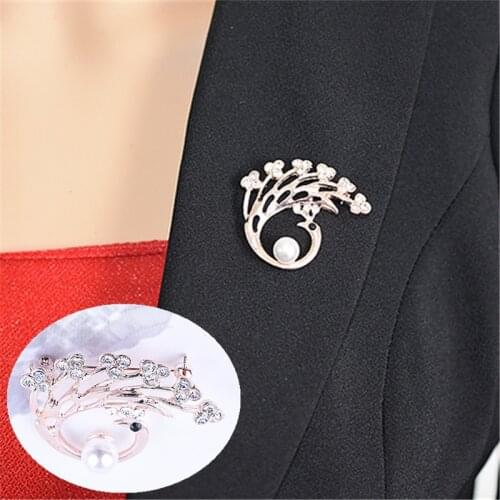Trend brooch pearl brooch womens peacock crystal accessories jewelry badge pin scarf buckle for female