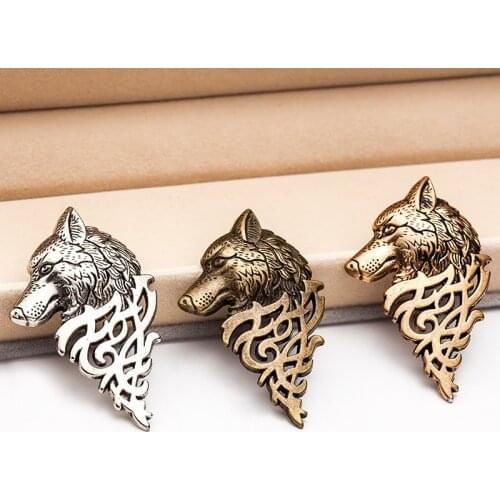 Miuoxion Wholesale Retro Personality Fashion Jewelry Tie Buckle Domineering Wolf Head Brooch for Women feature namour Charm Gift