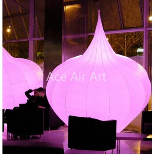 Factory sale Inflatable colour led light standing wedding decoration