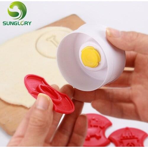 5PCS Plastic Dinosaur Cookie Cutter DIY Biscuit Mold Animal Pet Plunger Cutter Sugar Craft Fondant Decoration Mold Baking Tools