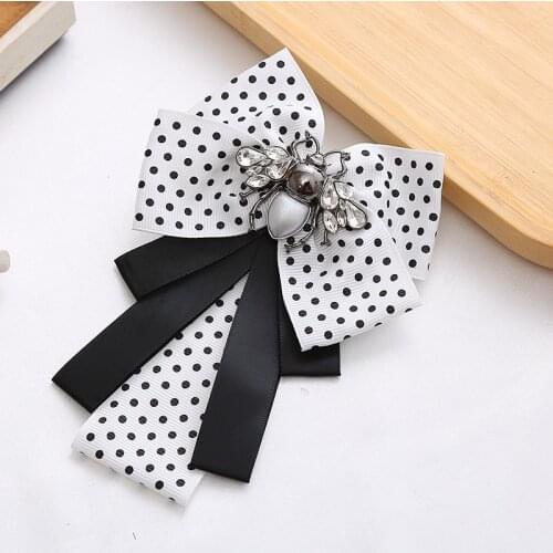 Retro Rhinestone Bee Brooch Pins Fabric Bow Necktie Lapel Pins Female Shirt Badge Luxulry Jewelry for Women Accessories