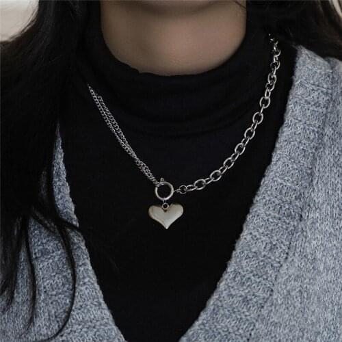 Fashion Creative Chain Heart Pendant Punk Necklace for Women Sweater Chain Simple Romantic Necklace Jewelry Gift
