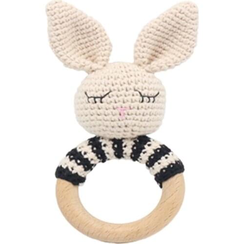 Baby Wooden Teether Crochet Giraffe Rattle Toy BPA Free Wood Rodent Rattle Baby Mobile Gym Custom logo Educational Toys