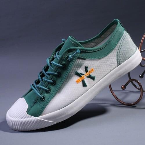 Summer breathable mens casual shoes Korean trend casual 2020 new summer mens canvas shoes basic mens flats