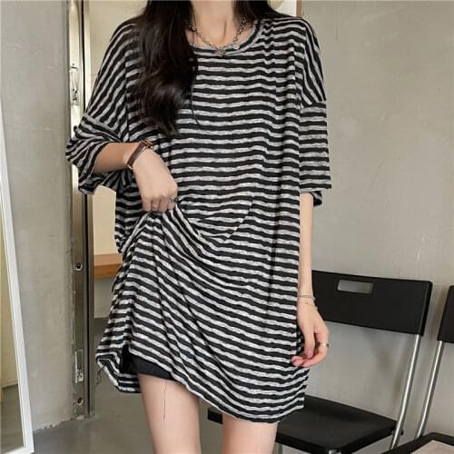 Short-sleeved T-shirt womens crash striped summer Korean version 2021 new design sense loose womens wear