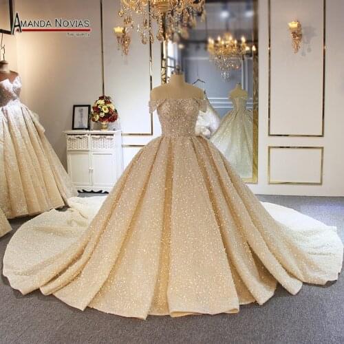 Amazing beautiful robe soiree dubai long train wedding dress full beading