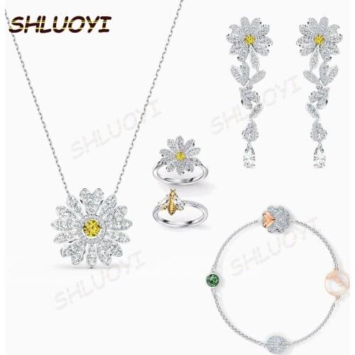 SHLUOYI High quality new SWA. Fresh sparkle crystal clover Style Pendant Necklace Charm Fashion Jewelry