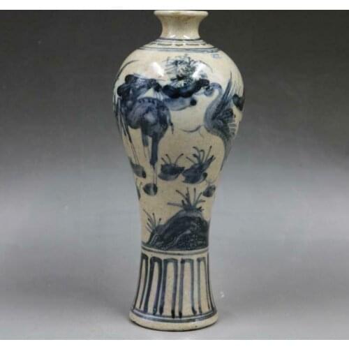 Chinese Old Porcelain Hand-painted Blue And White Porcelain Pulm Vase Flower Bottle Home Decoration