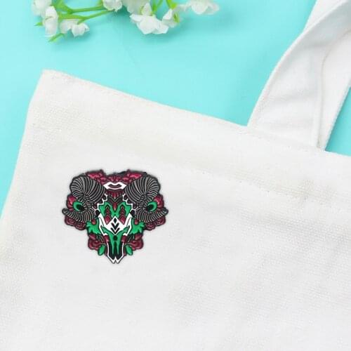 Four different phases Mythical Animals Enamel Brooch green sheep head bone Curly horns Lapel Pin Halloween Skull badge