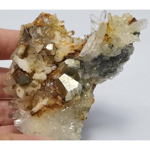 137.2g100% natural crystal pyrite symbiotic mineral specimen and crystal repair energy stone decorative QUARTZ GEM