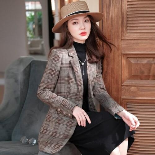 Vintage Womens long sleeved jacket 2021 autumn winter wine red thick coat womens coat golden velvet jacket coat Korean style