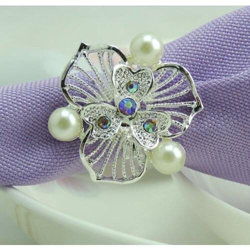 New Design Silver Clover Metal Rhinestone Pearl Napkin Rings Tablecloth Ring For Hotel Wedding Banquet Table Decoration Accessor
