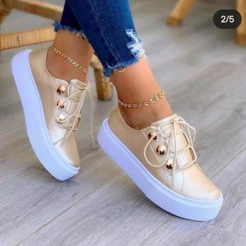 2021 New Spring And Autumn Solid Color Metal Buckle Round Toe Low-top Platform Womens Casual Shoes Sneakers