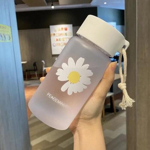 Summer Small Daisy Water Bottle 500ml Plastic Tea Cups for Boys Girls with Cotton Rope Portable Frosted Transparent Waterbottle