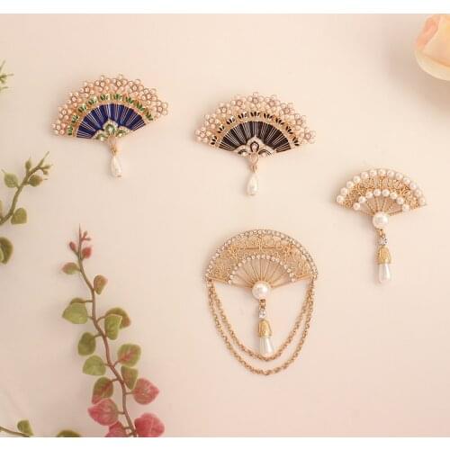 HUANZHI Vintage Enamel Chinese Style Gold Color Pearls Crystal Pin Crane Bird Fan Sector Geometric Chain Brooch for Women Gifts