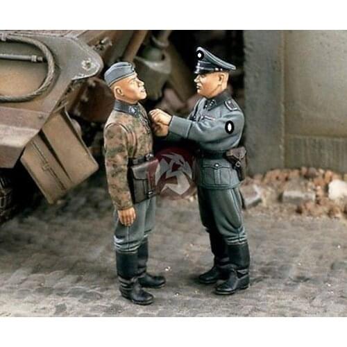 German resin soldiers in World War II Two German soldiers 1:35
