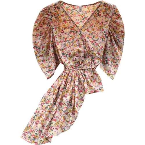 2021 Womens Summer Blusas Chic Floral Print Short-Sleeved Retro V-neck Casual Slim Fashion Top Women Grace