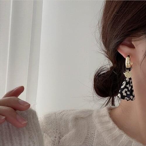 2021 New French Retro leopard Print Fabric Bow Earrings Female Korean Version Of Simple And Versatile Temperament Earrings