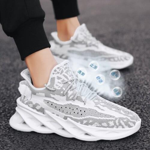 The new large-size knife fighter fashion fly-woven breathable coconut sneakers mens casual running shoes