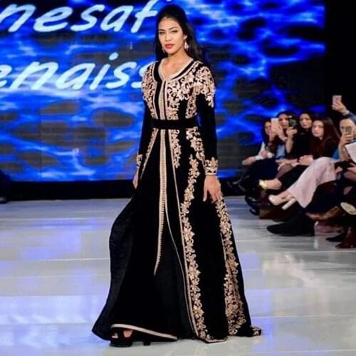 Black Moroccan Caftan Kaftan Evening Dresses Long Sleeve Golden Appliques robe de soiree Muslim arabic Velvet Prom Gowns