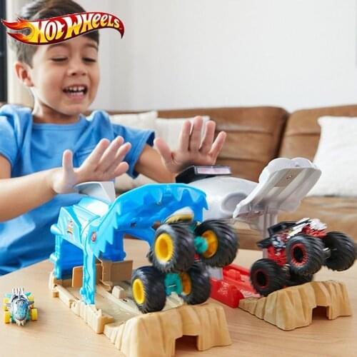 Hot Wheels Monster Truck Pit And Launch Bone Shark MT Garage Play Set Big Foot Car Toys Challenge GKY01 For Kid Birthday Gift
