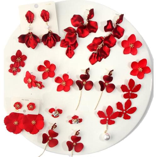JUST FEEL 2020 Korean Sweet Acrylic Petal Long Drop Earrings For Women Temperament Red Elegant Metal Flower Statement Earrings