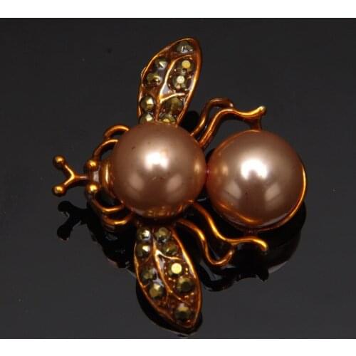 2018 Hot Bee shoes bag Buckles Hooker Badges Pins for the Shoes buckles Belt Garment Accessories pins brooch gift