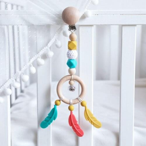 1PC Baby Stroller Chain Wooden Ring Baby Rattles Bpa Free Silicone Feather Pendant Infant Room Hanging Bed Bell Make Noise Toys