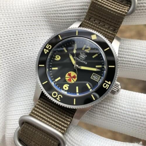 Men dive watch,STEELDIVE mens sport wrist watches 30ATM waterproof automatic mechanical wristwatch sapphire Switzerland luminous