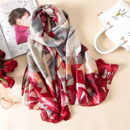 2017 Luxury Brand Summer Women Scarf Fashion Quality Soft Silk Scarves Female Shawls Foulard Beach cover-ups Wraps Silk Bandana