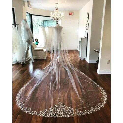 2019 Designed Wedding Veils Cathedral Length Bridal Veils Lace Edge Appliqued One Layers Customized Bridal Veil With Free Comb