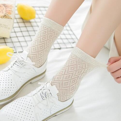 2017 new 10 pieces = 5 pairs female autumn cotton hollow casual fashion quality women socks