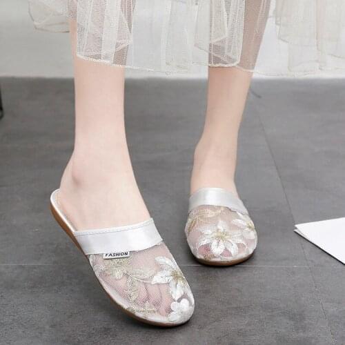 Womens slippers outside spring new Traditional embroidered round head soft skin-friendly antique half-slip sandals shoes U30-46