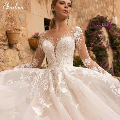 EVALOVE Glamorous Scoop Neck Appliques Bride A-Line Wedding Dresses Elegant Long Sleeve Tulle Court Train Princess Wedding Gown