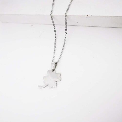 Stainless steel titanium steel simple personality creative glossy four-leaf clover net red same style female necklace